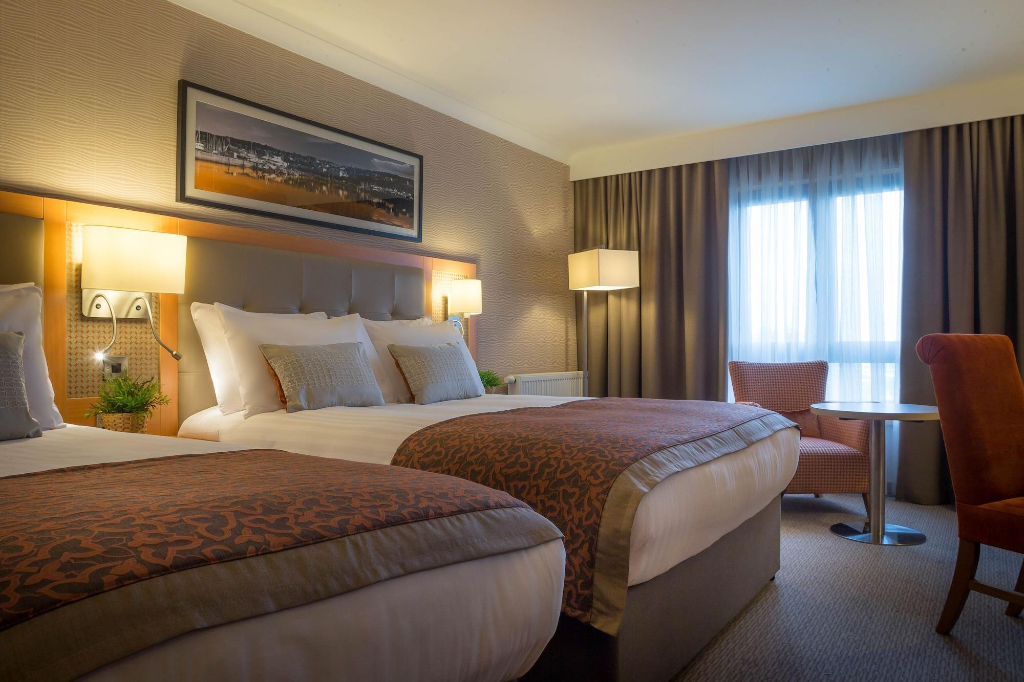 Clayton Hotel Леопардстаун Екстериор снимка