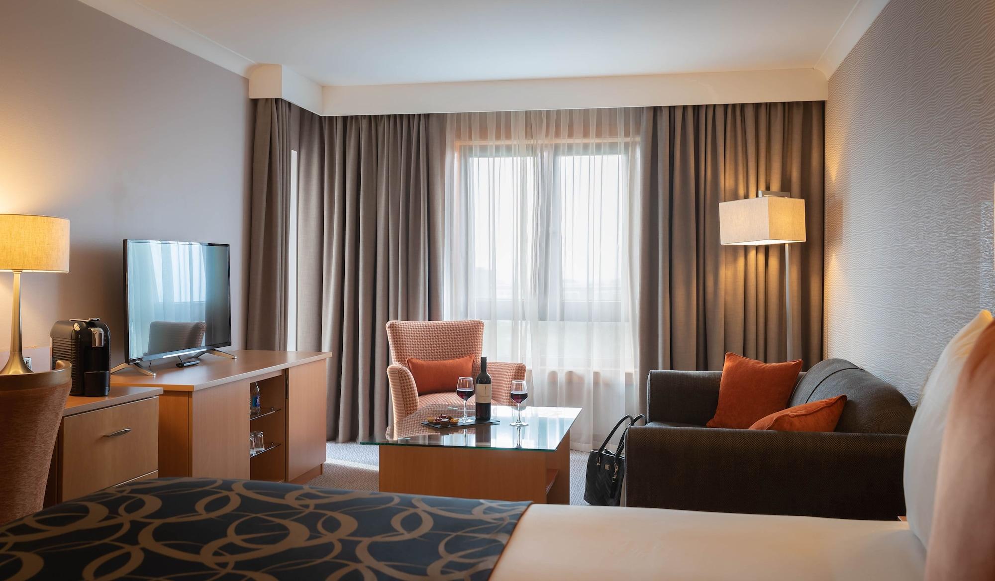 Clayton Hotel Леопардстаун Екстериор снимка