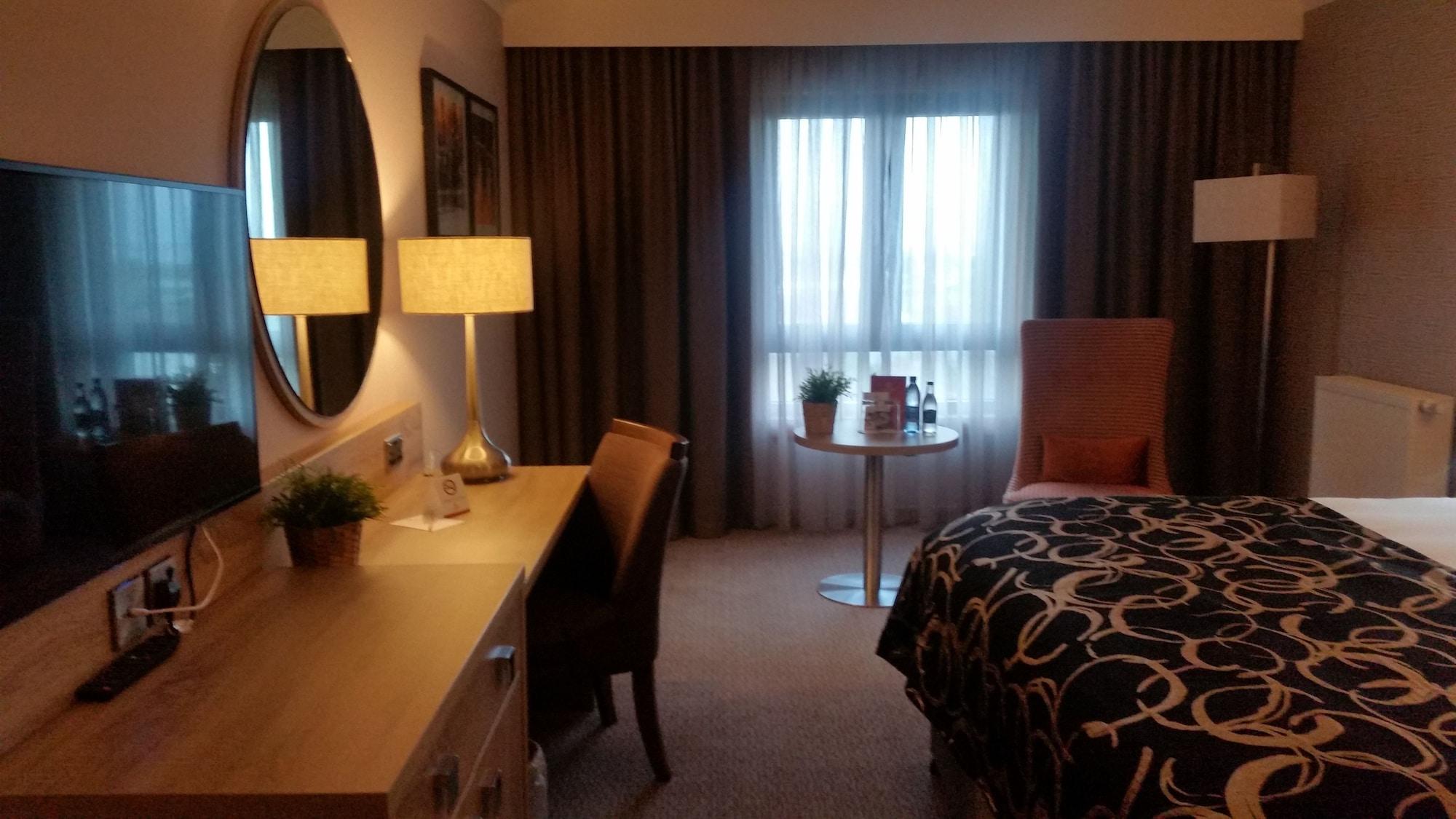 Clayton Hotel Леопардстаун Екстериор снимка
