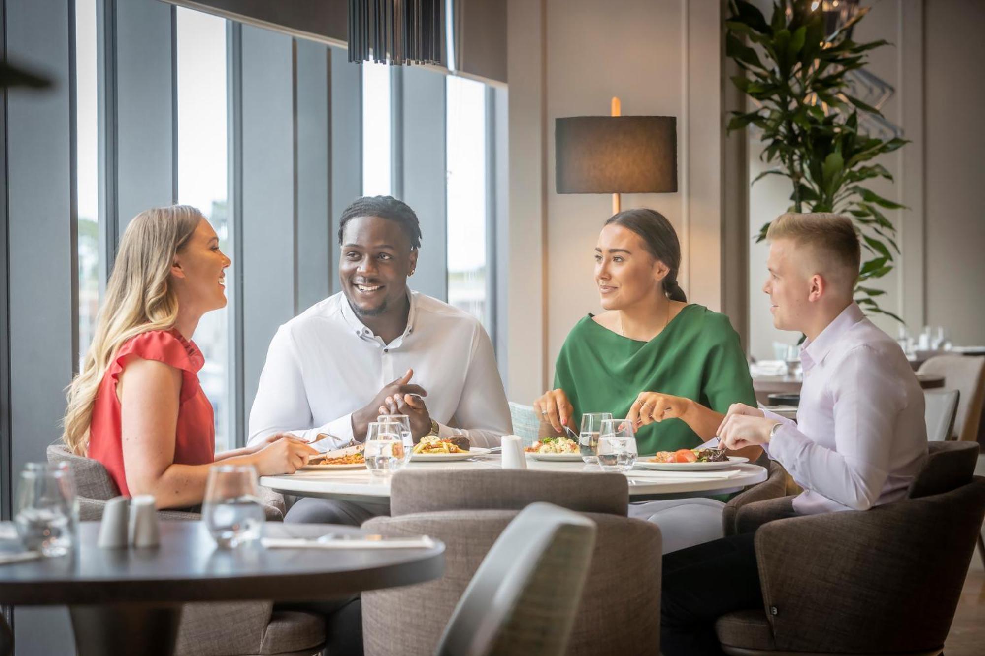 Clayton Hotel Леопардстаун Екстериор снимка