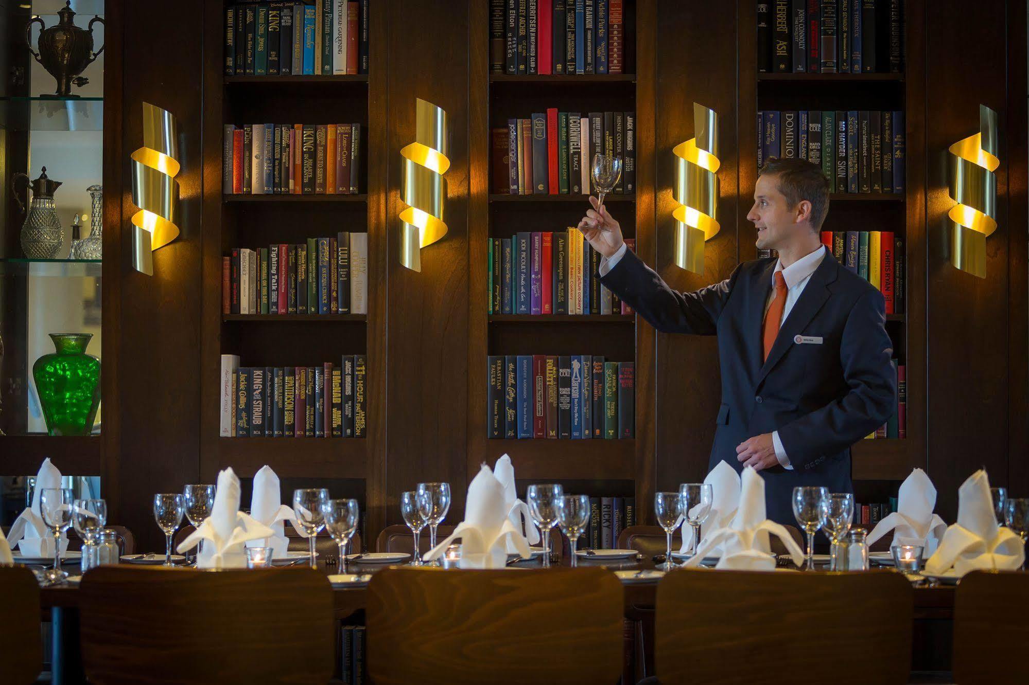 Clayton Hotel Леопардстаун Екстериор снимка