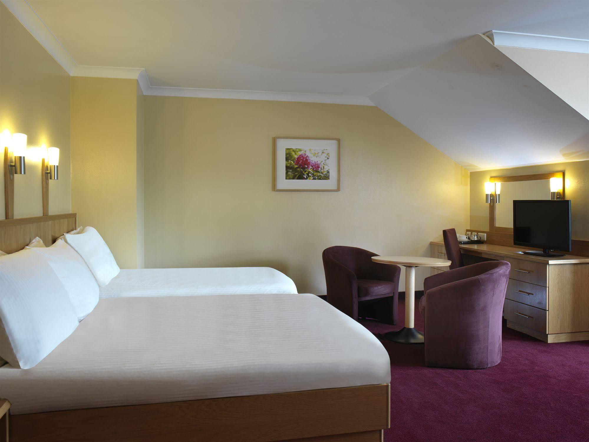 Clayton Hotel Леопардстаун Екстериор снимка